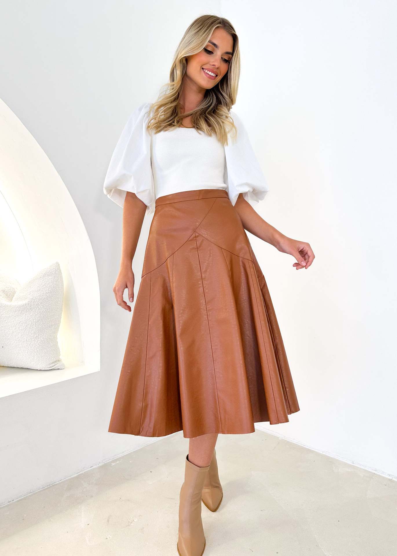 Women's High-Waisted Mid-Length Pleated Leather Skirt