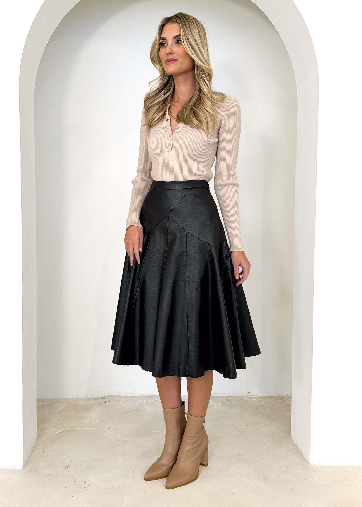 Women's High-Waisted Mid-Length Pleated Leather Skirt