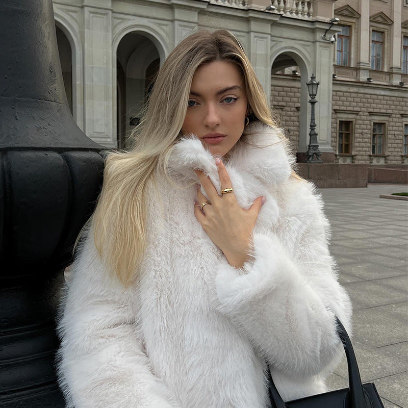 Women's Oversized Environmentally friendly Faux Fox Fur Coat with Large Lapel