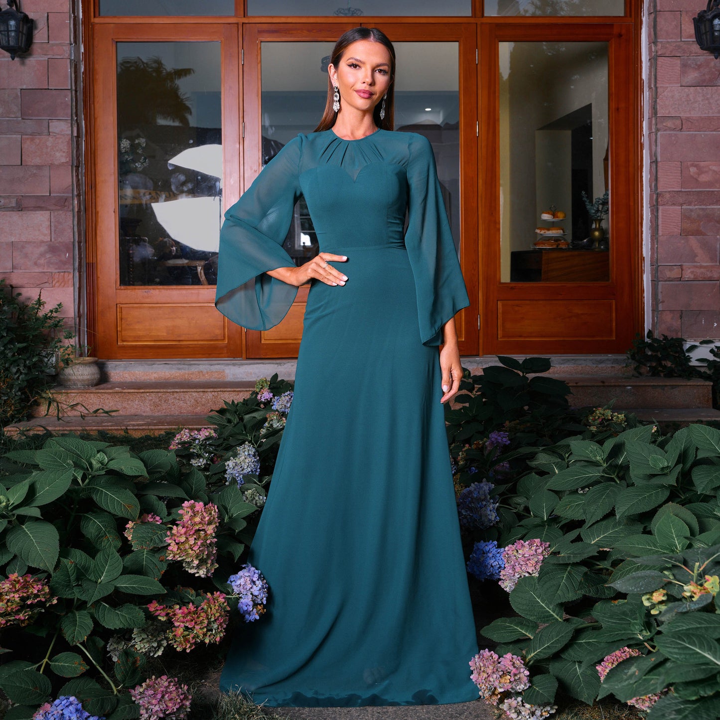 Women's Long Sleeve Round Neck Waist-Cinching Bohemian Maxi Dress